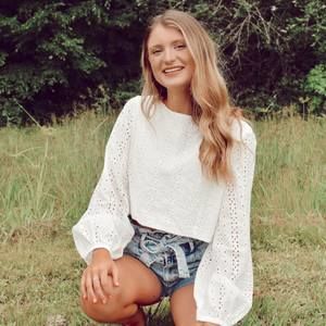 Meet your Posher, Alexia